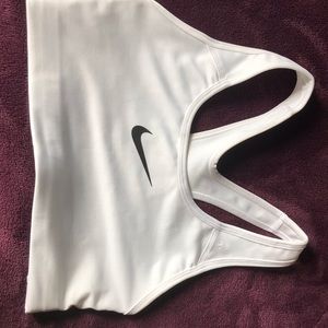 Nike Size Small Sports Bra (Never Worn)